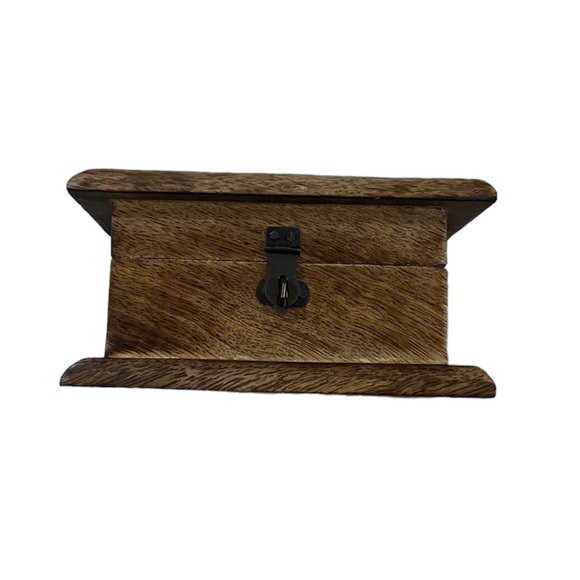 NWT Skull Wooden Hand Carved Storage Trinket Box - Picture 2 of 8